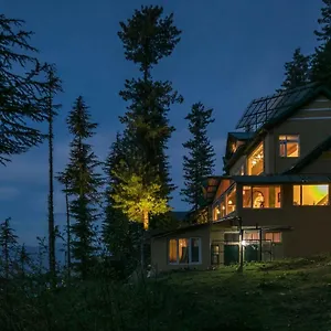 Villa Stayvista At The Corner House - Pet Friendly Shimla